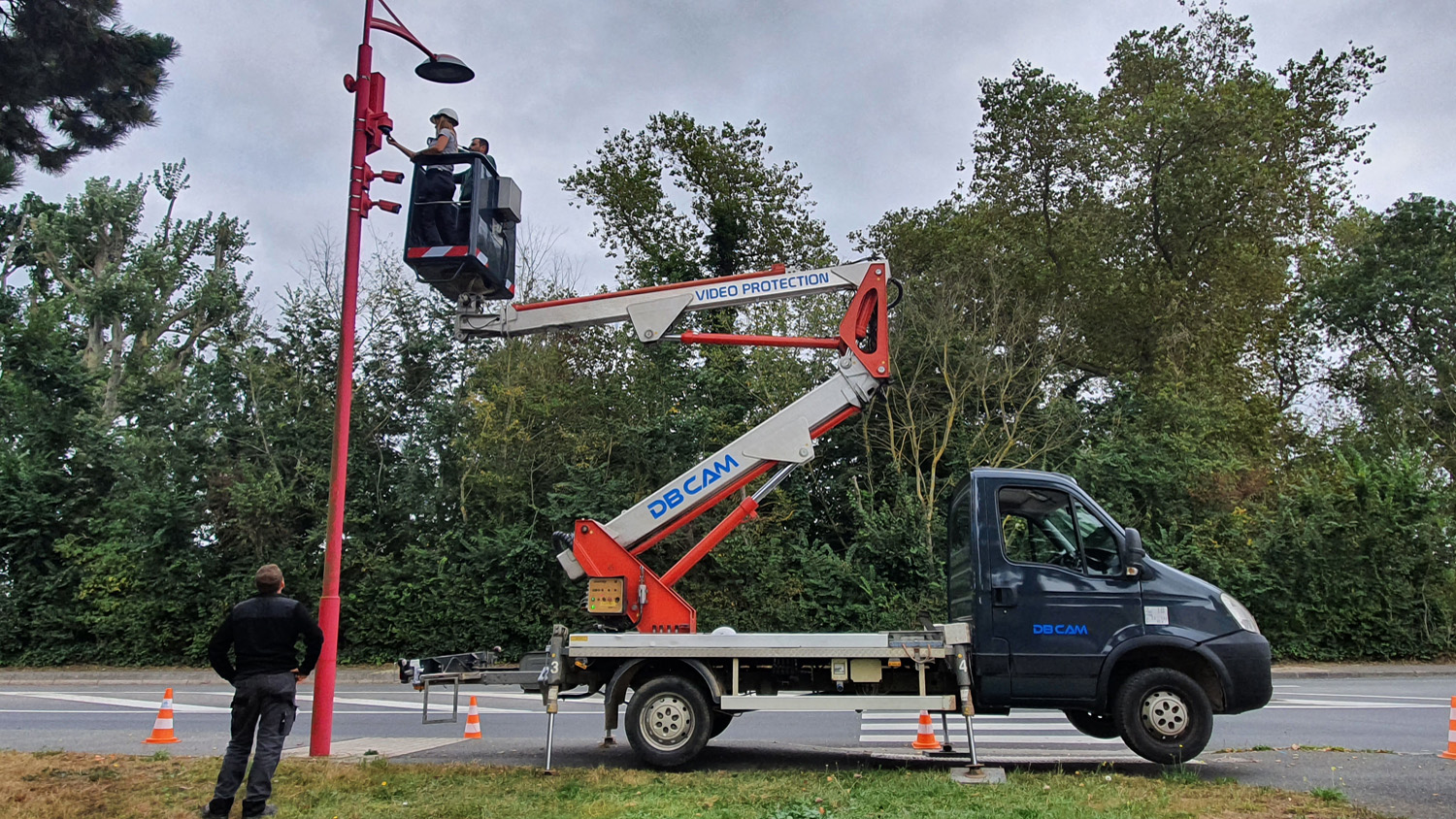 installation de caméra de surveillance extérieur